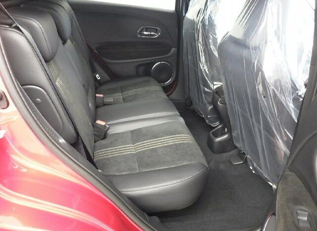 
								Honda Vezel 2018 RS full									