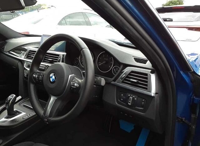 
								BMW 320i 2018 (M-Sport Package) full									