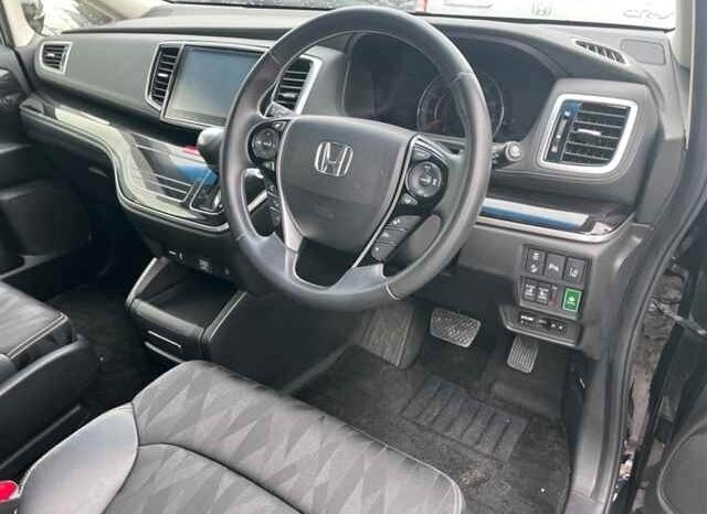 
								Honda Odyssey full									